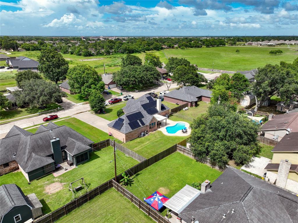 820 Manor Drive, Angleton, Texas image 38