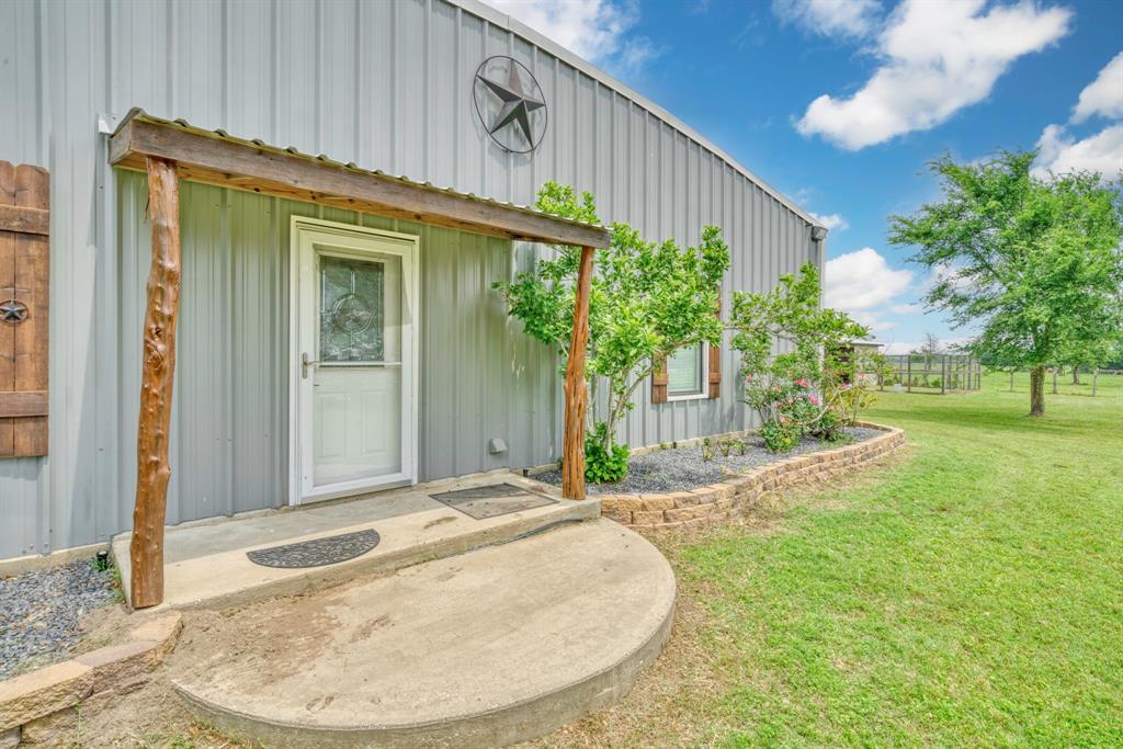 2266 Dutton Lane, Madisonville, Texas image 8