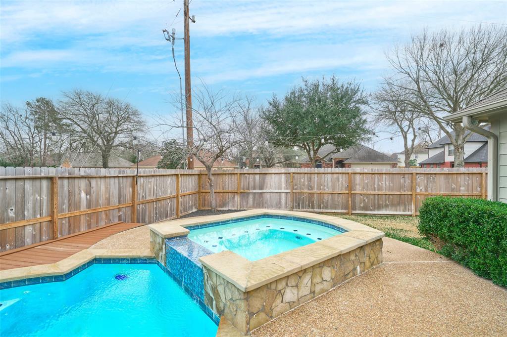 5102 Sleepy Point, Willis, Texas image 44