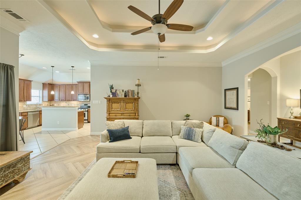 5102 Sleepy Point, Willis, Texas image 12