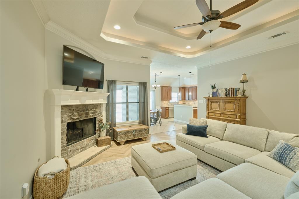 5102 Sleepy Point, Willis, Texas image 11