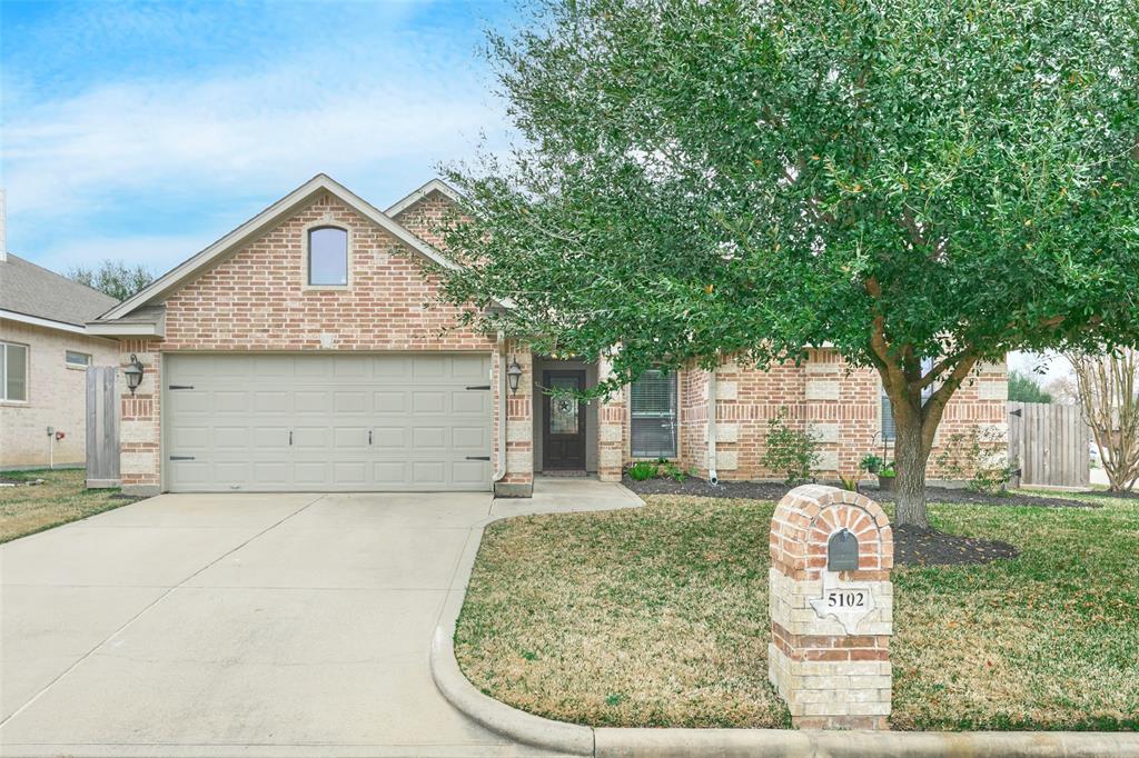 5102 Sleepy Point, Willis, Texas image 3