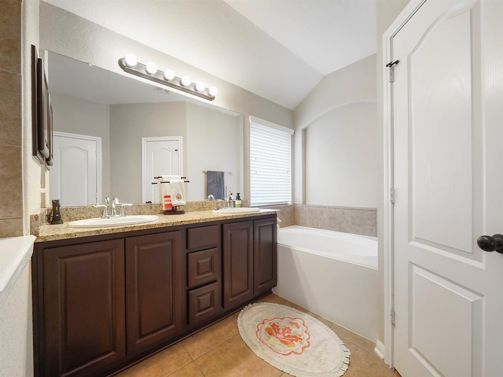 12718 Madison Boulder Lane, Humble, Texas image 10
