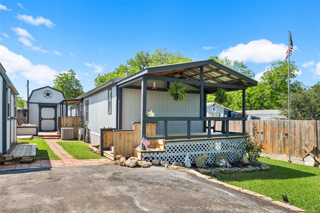13236 Enchanted Vista, Willis, Texas image 1