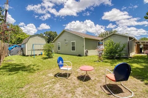 Townhouse in Pasadena TX 3511 Guthrie Drive Drive 4.jpg