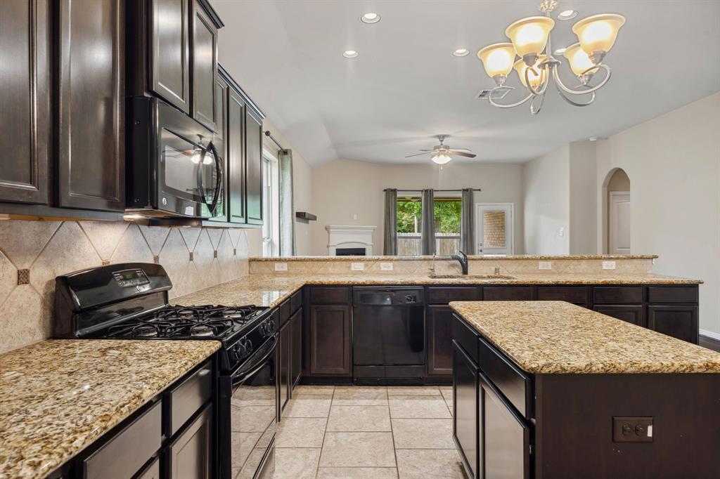 122 Jacobs Meadow Drive, Conroe, Texas image 10