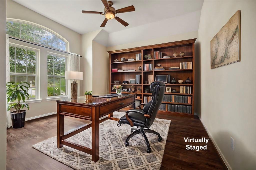 122 Jacobs Meadow Drive, Conroe, Texas image 3