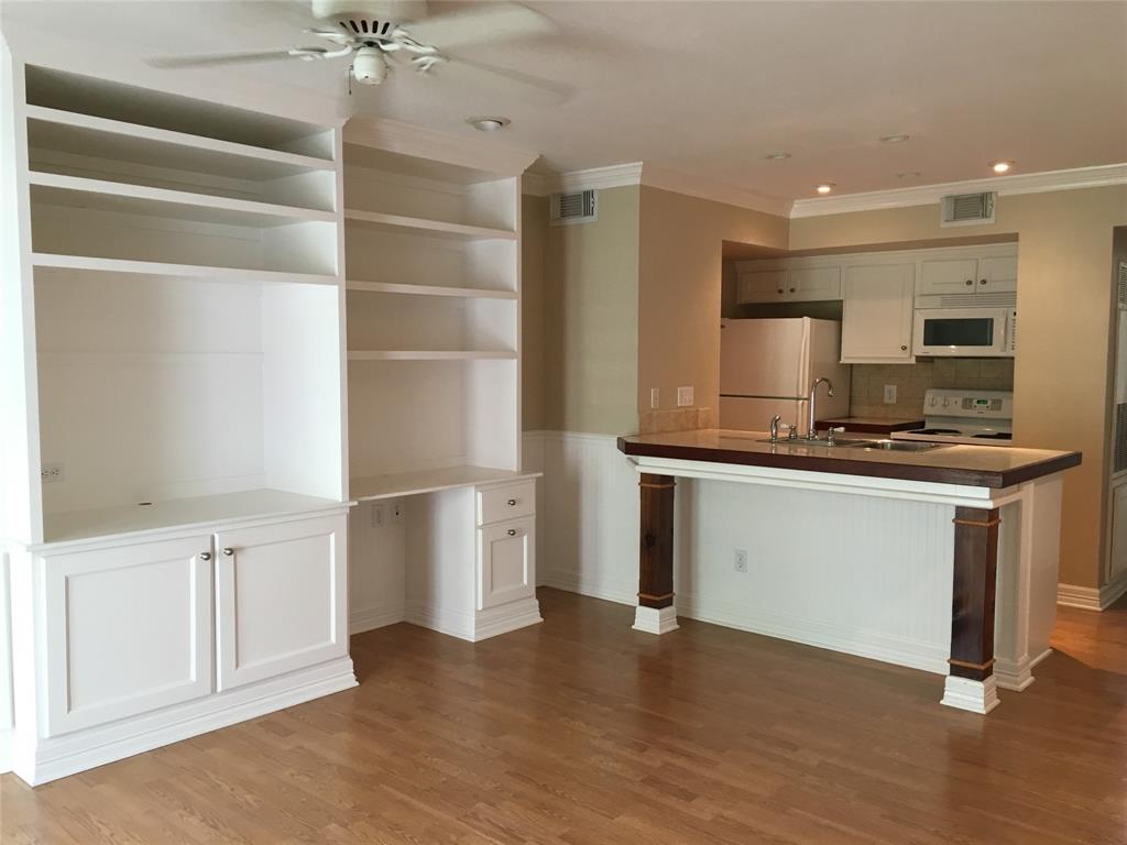 18617 Egret Bay Boulevard #303, Webster, Texas image 4