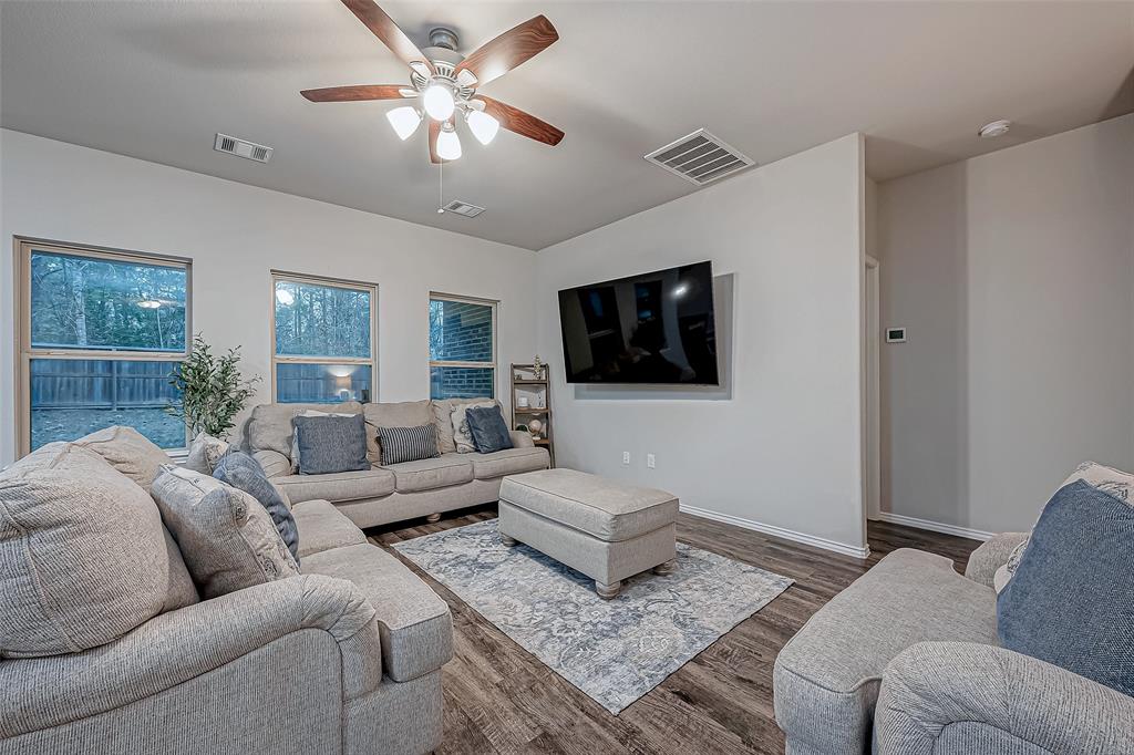23733 Juniper Valley Lane, New Caney, Texas image 8