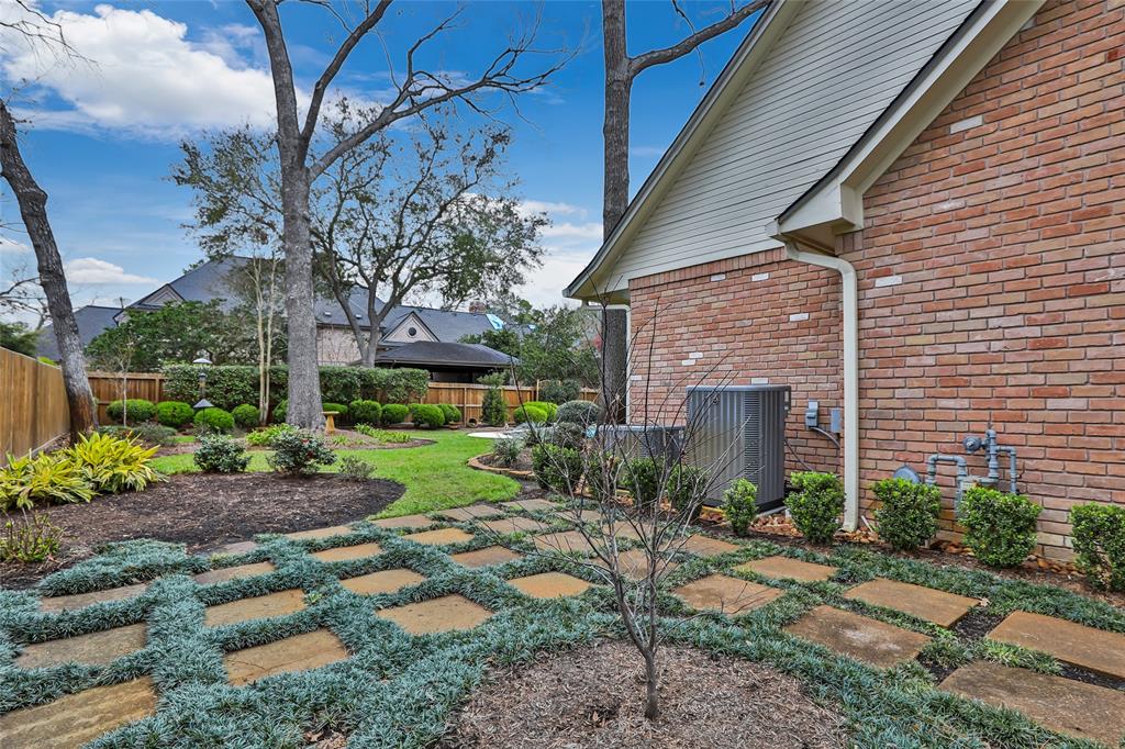 2002 Hickory Park Drive, Kingwood, Texas image 39