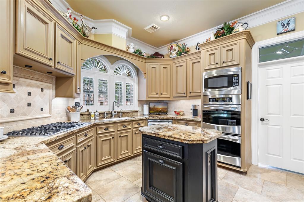 2002 Hickory Park Drive, Kingwood, Texas image 22