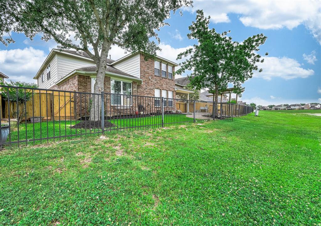 2339 Crescent Water, Rosenberg, Texas image 39