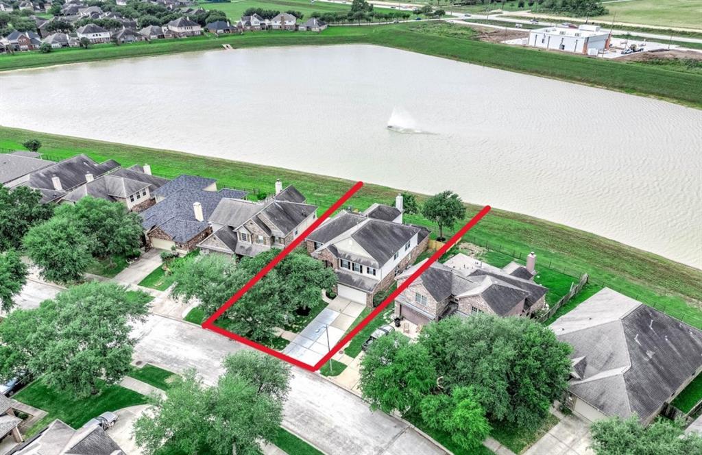 2339 Crescent Water, Rosenberg, Texas image 2