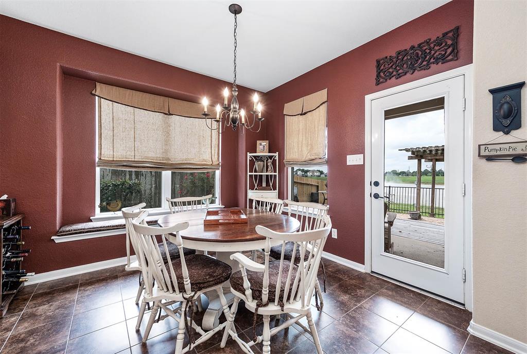 2339 Crescent Water, Rosenberg, Texas image 13