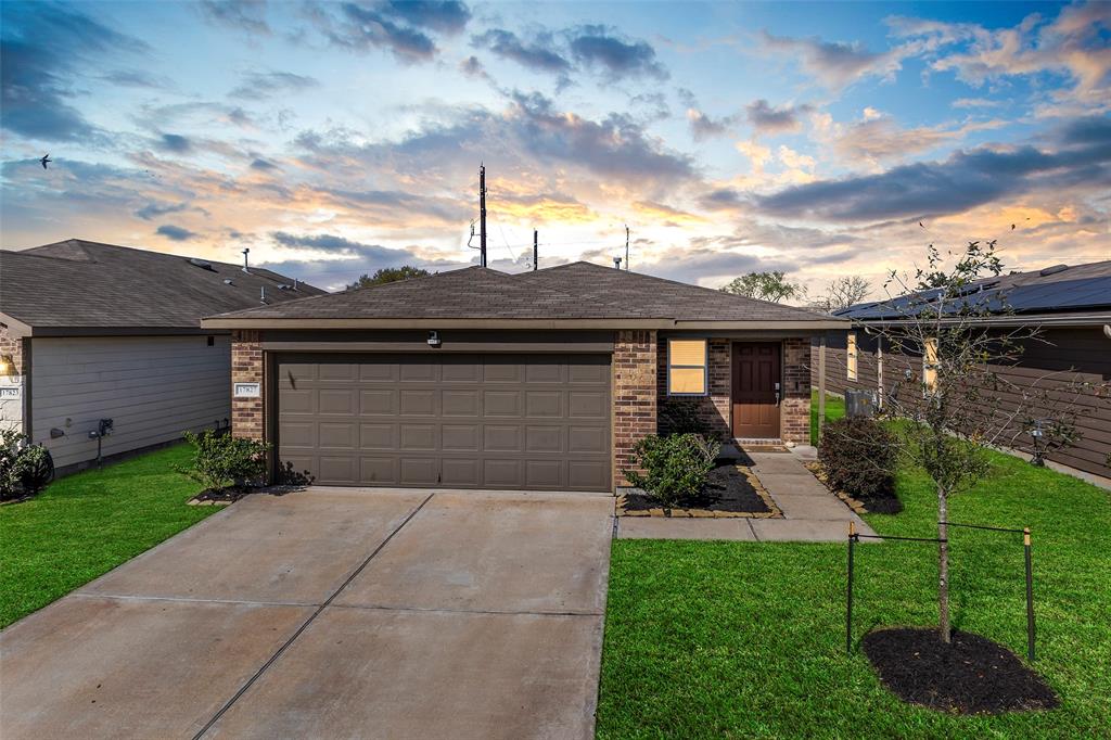 17827 Ryegrass Trail, Hockley, Texas image 1