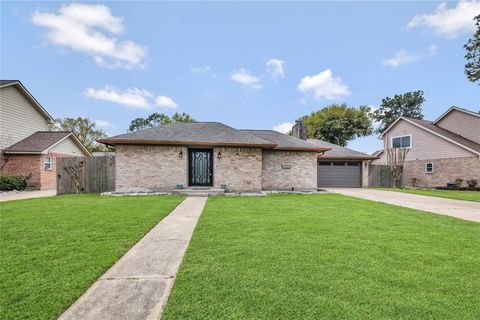 Single Family Residence in Houston TX 14407 Sugar Mill Circle.jpg
