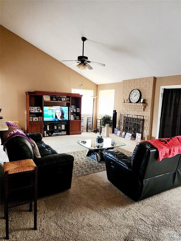 9015 Bayou Bluff Drive, Spring, Texas image 4