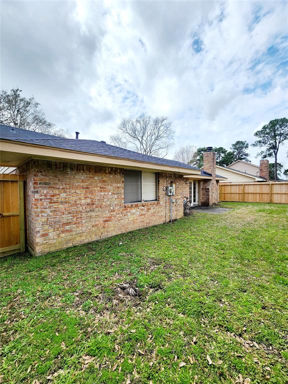 9015 Bayou Bluff Drive, Spring, Texas image 14