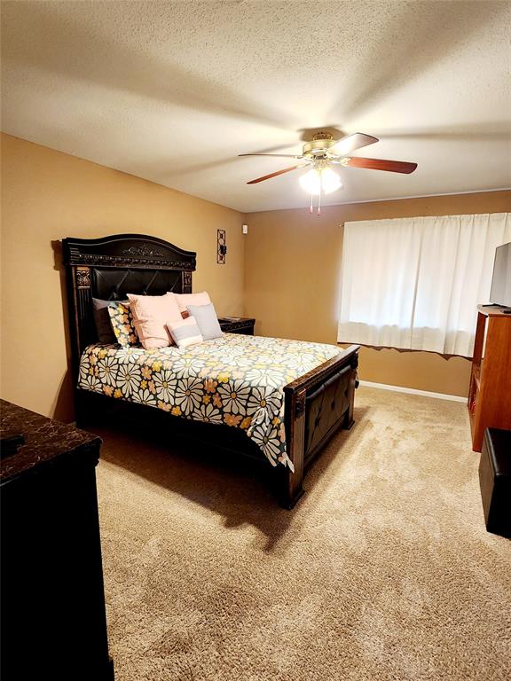 9015 Bayou Bluff Drive, Spring, Texas image 13