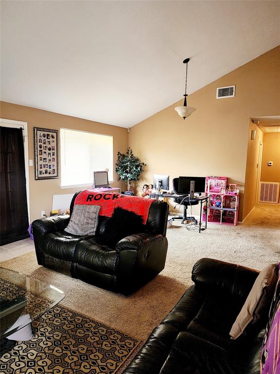 9015 Bayou Bluff Drive, Spring, Texas image 5