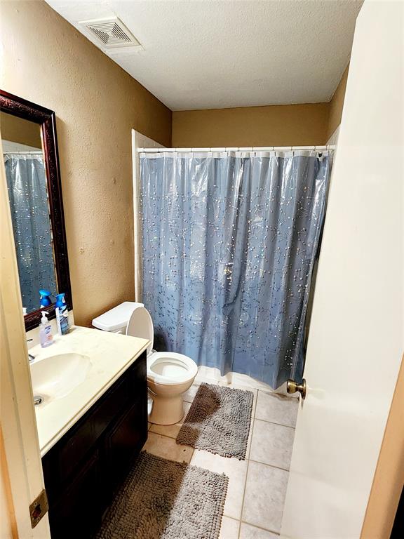 9015 Bayou Bluff Drive, Spring, Texas image 11