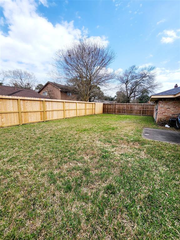 9015 Bayou Bluff Drive, Spring, Texas image 18
