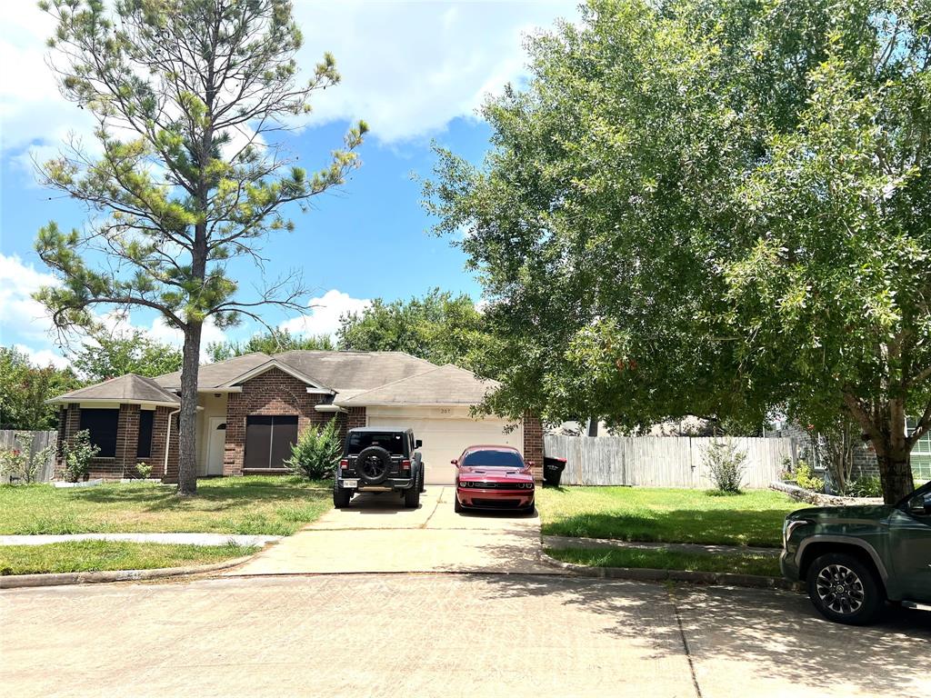 207 Smokey Hill Court, Richmond, Texas image 1
