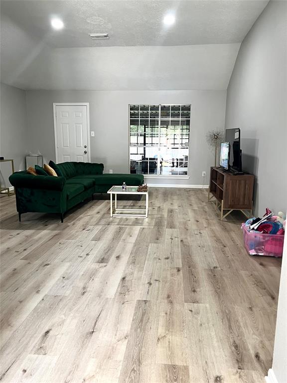 207 Smokey Hill Court, Richmond, Texas image 2