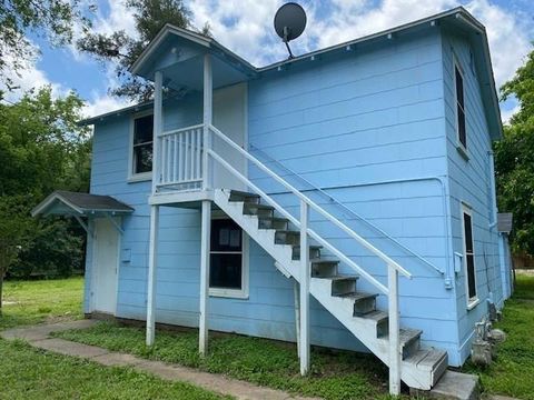 Duplex in Sweeny TX 307 Orange Street.jpg