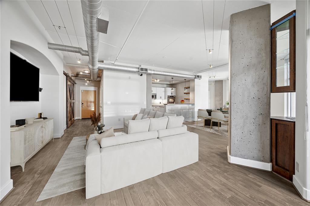 1901 Post Oak Boulevard 609