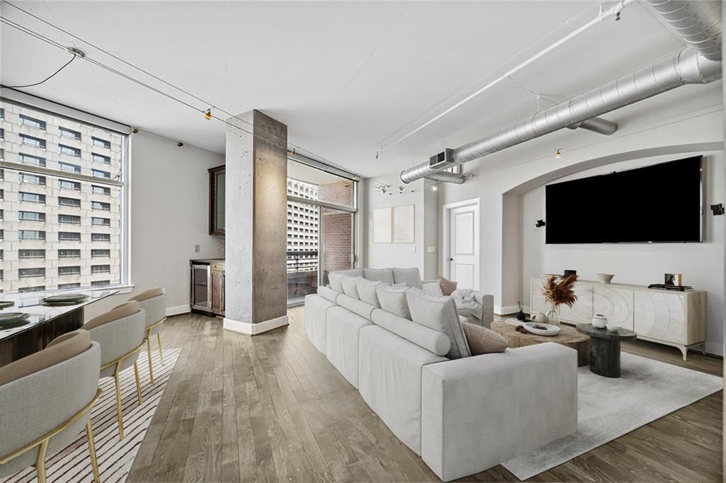 1901 Post Oak Boulevard 609