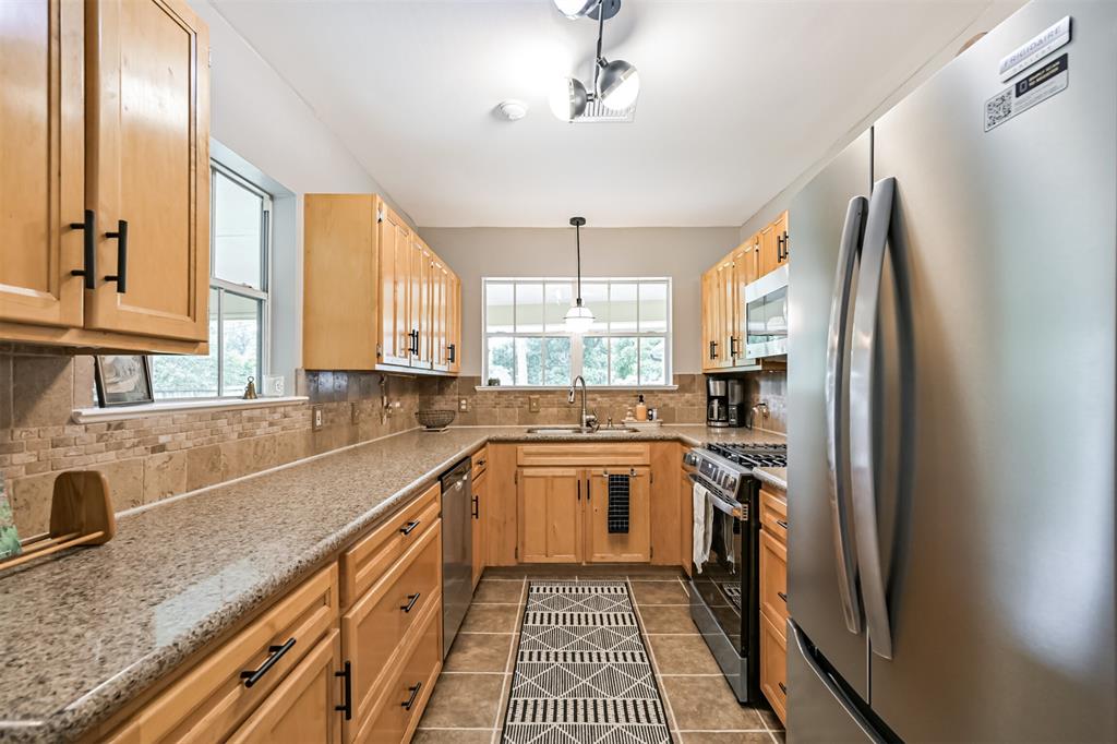 7075 Cayton Street, Houston, Texas image 7
