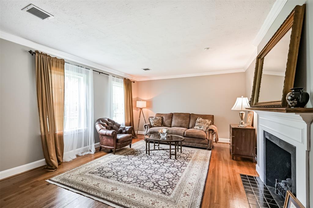 7075 Cayton Street, Houston, Texas image 3