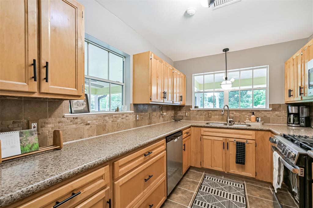 7075 Cayton Street, Houston, Texas image 8