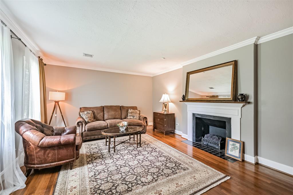 7075 Cayton Street, Houston, Texas image 2