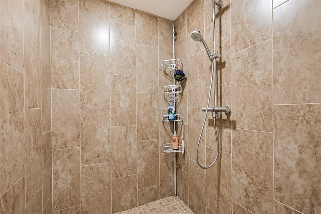 7075 Cayton Street, Houston, Texas image 34