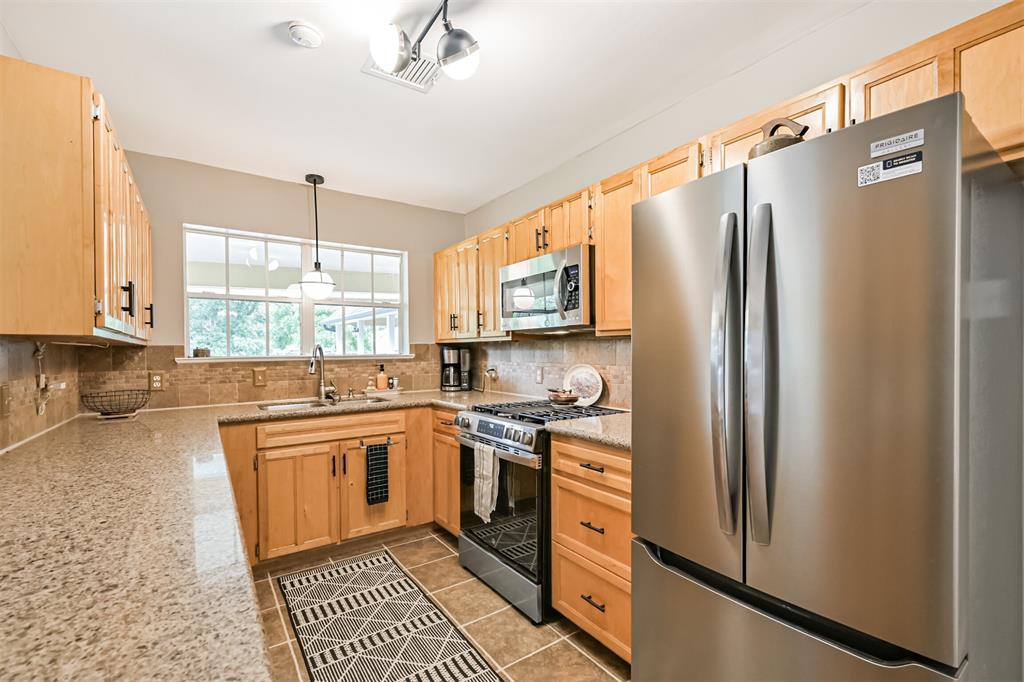 7075 Cayton Street, Houston, Texas image 6