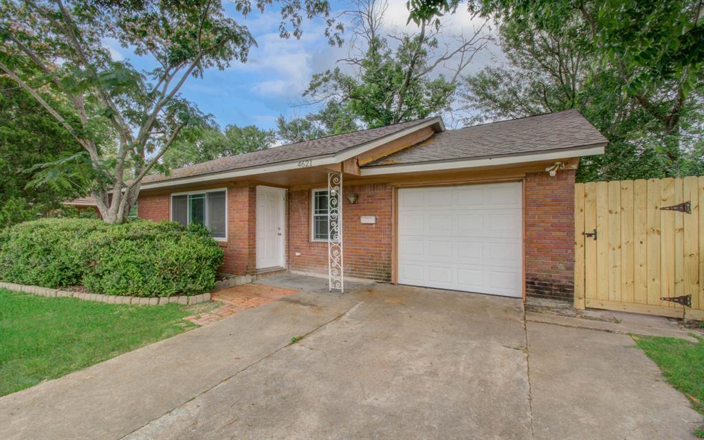 4621 W 43rd Street, Houston, Texas image 2