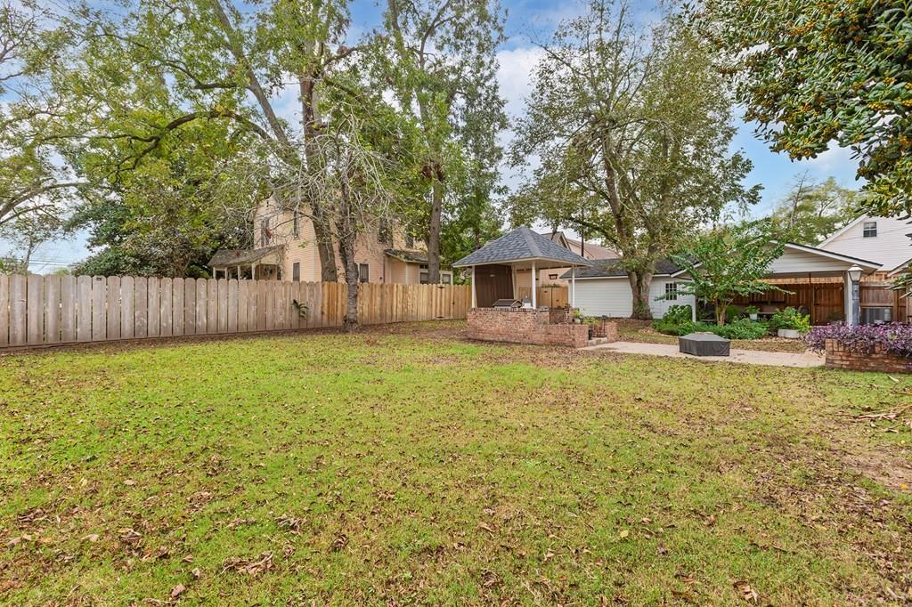907 East Houston Street Ave, Crockett, Texas image 8