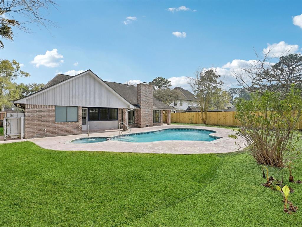 605 Olde Oaks Drive, Dickinson, Texas image 33
