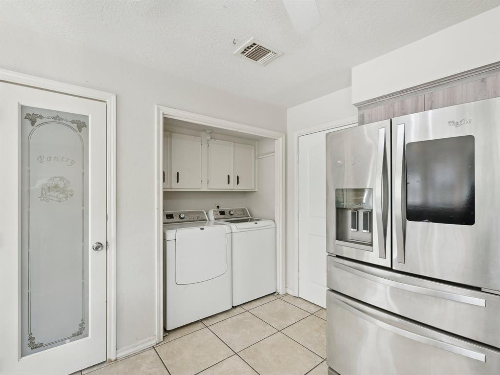 605 Olde Oaks Drive, Dickinson, Texas image 18