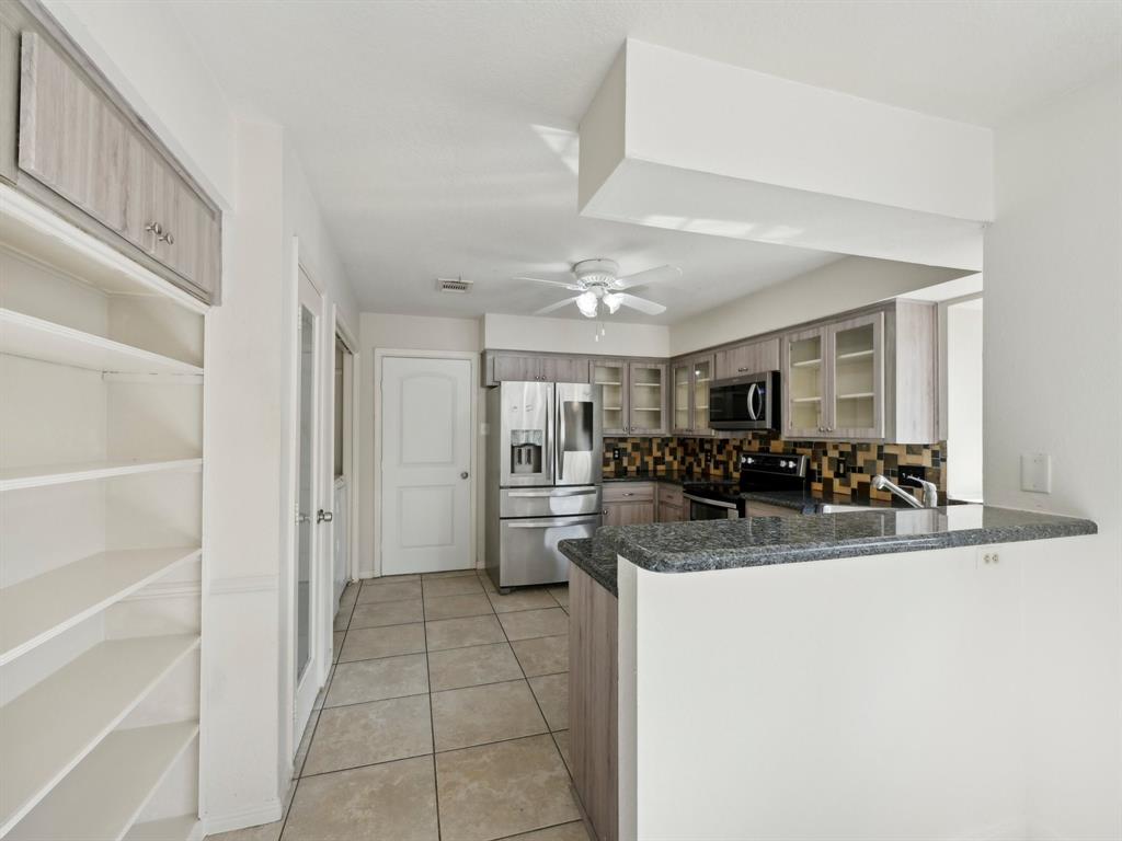 605 Olde Oaks Drive, Dickinson, Texas image 15