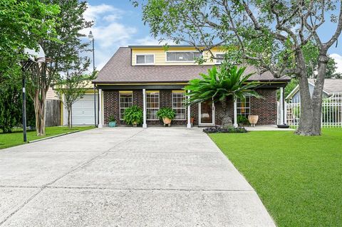Single Family Residence in Houston TX 17107 Folsom Drive.jpg
