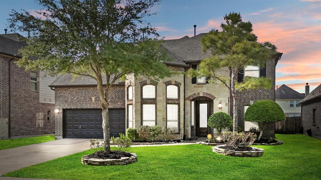 126 Honeysuckle Vine Drive, Rosenberg, Texas image 1