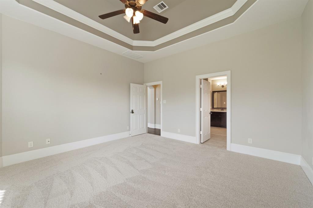 126 Honeysuckle Vine Drive, Rosenberg, Texas image 15