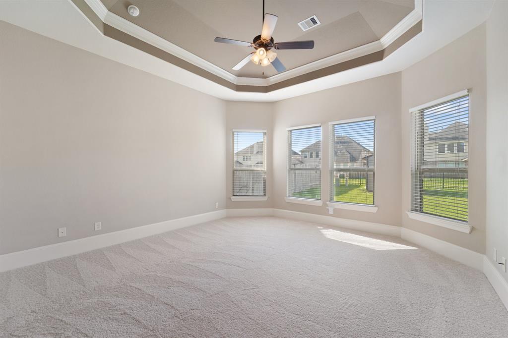 126 Honeysuckle Vine Drive, Rosenberg, Texas image 14