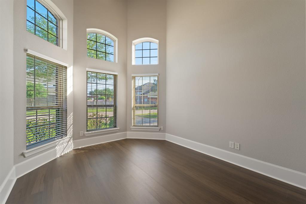 126 Honeysuckle Vine Drive, Rosenberg, Texas image 11