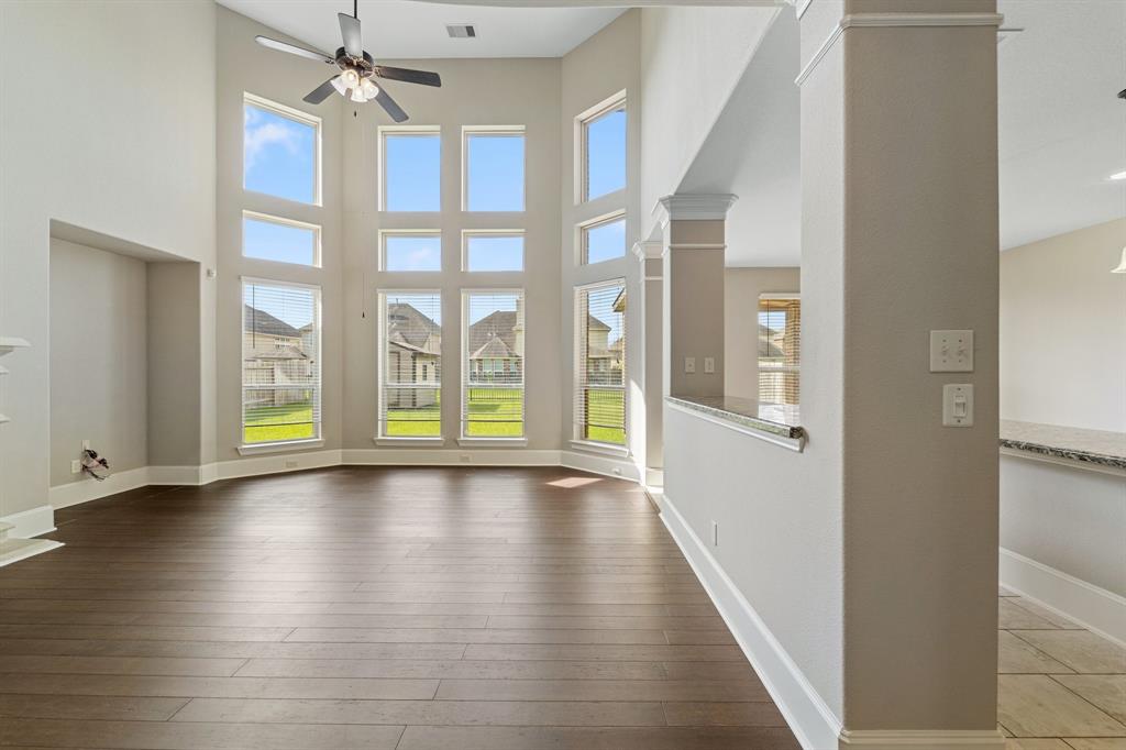 126 Honeysuckle Vine Drive, Rosenberg, Texas image 5