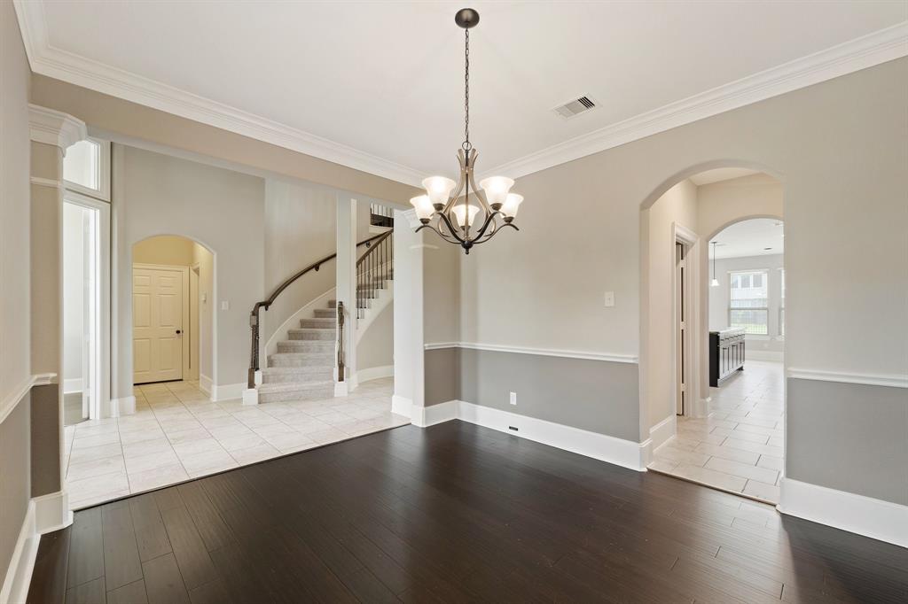 126 Honeysuckle Vine Drive, Rosenberg, Texas image 10