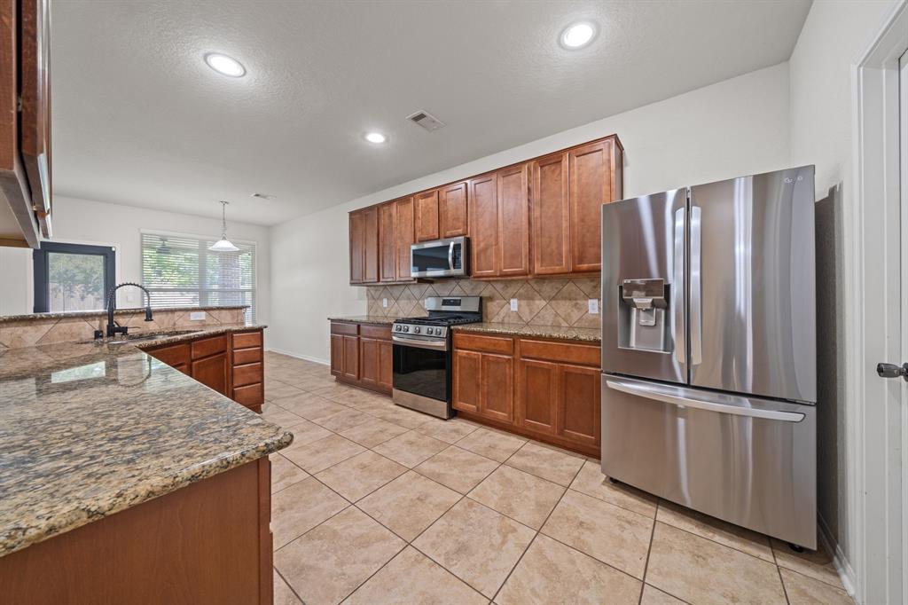 20738 Quartz Creek Lane, Humble, Texas image 12